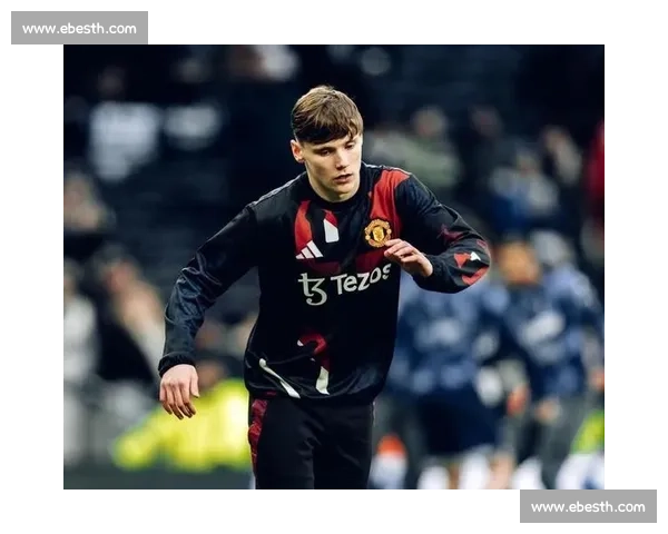 罗马诺确认曼联接触沃特金斯：红魔锋线引援进入实质性阶段